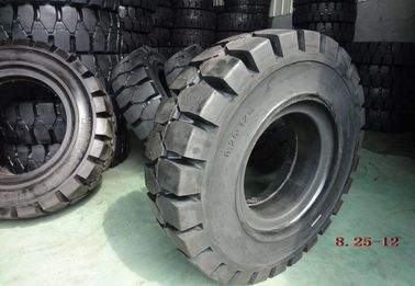 Le gomme nere del carrello elevatore di Solideal, industriale pneumatico del carrello elevatore gomma 8.25-12
