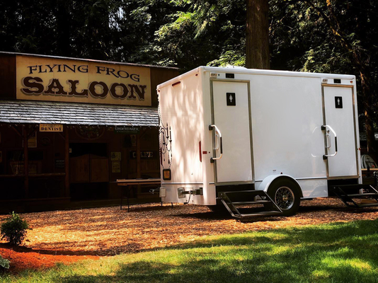 Customized Mobile Outdoor Toilet Trailer with 2 Bathrooms for Camping