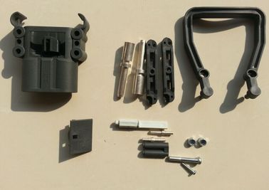 CE certificato CE Connettore batteria per carrello elevatore a prova di acido maschile Durevole certificato con guscio di terminale PP resistente