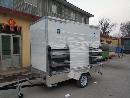 Bagno a due banchi per la strada Bagno personalizzato Bagno mobile con rimorchio Bagno doccia Disponibile in vendita