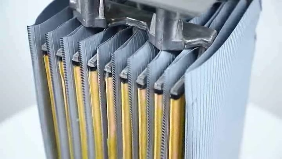 Batteria di trazione per carrelli elevatori a forchetta 48V/D-700 e resistente per la tecnologia del piombo-acido o dell'ione litio per la ricarica del motore