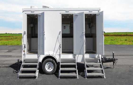 3 Statio Trailer Bagno portatile stile moderno Pavimento antiscivolo