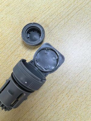 Tappi di riempimento brevettati per tappi di sfiato del cestello della batteria del carrello elevatore di dimensione L. Certificazione CE durevole