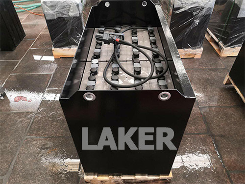 Il Heli VSD8AC è adatto per una batteria da 1,5 tonnellate, 48V, e il produttore della batteria VCD8AC offre una batteria da