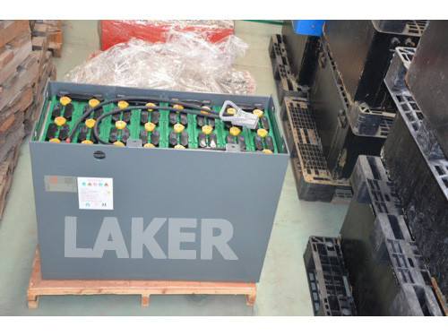 Batteria di trazione per carrelli elevatori personalizzata 24V 48V 80V 600Ah 720Ah Batteria di trazione a piombo acido