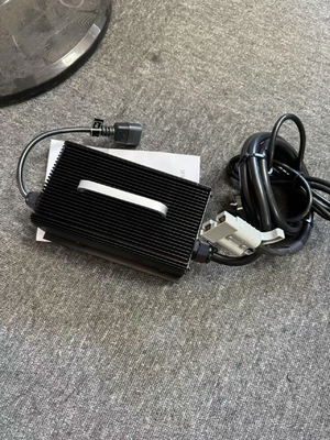 Caricatore di batteria per carrelli elevatori ESCH di alta qualità serie 24V 15A con ventola silenziosa di raffreddamento