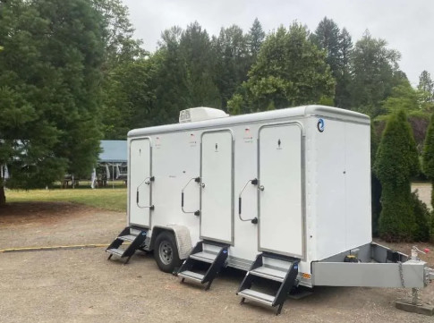 5 stazioni doccia customizzato Mobile Toilet Trailer Outdoor