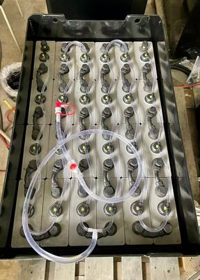 Sistema industriale di irrigazione automatico delle batterie risparmiando lavoro Parti di manutenzione delle batterie a piombo acido