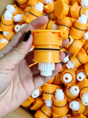 Vendita all'ingrosso di fabbrica Tappo di sfiato Flip Top ad alte prestazioni con design riutilizzabile a tenuta ermetica ignifugo per batterie per carrelli elevatori