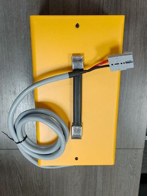 Caricabatterie automatico 24V per stoccatori e transpallet