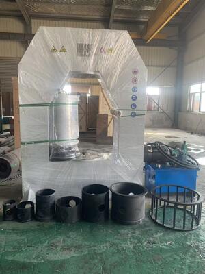 Macchina per il montaggio e lo smontaggio di pneumatici su misura 500 tonnellate Maschera di stampa per pneumatici solidi 11KW 480V con trasformatori CHINT, interruttori e contattori